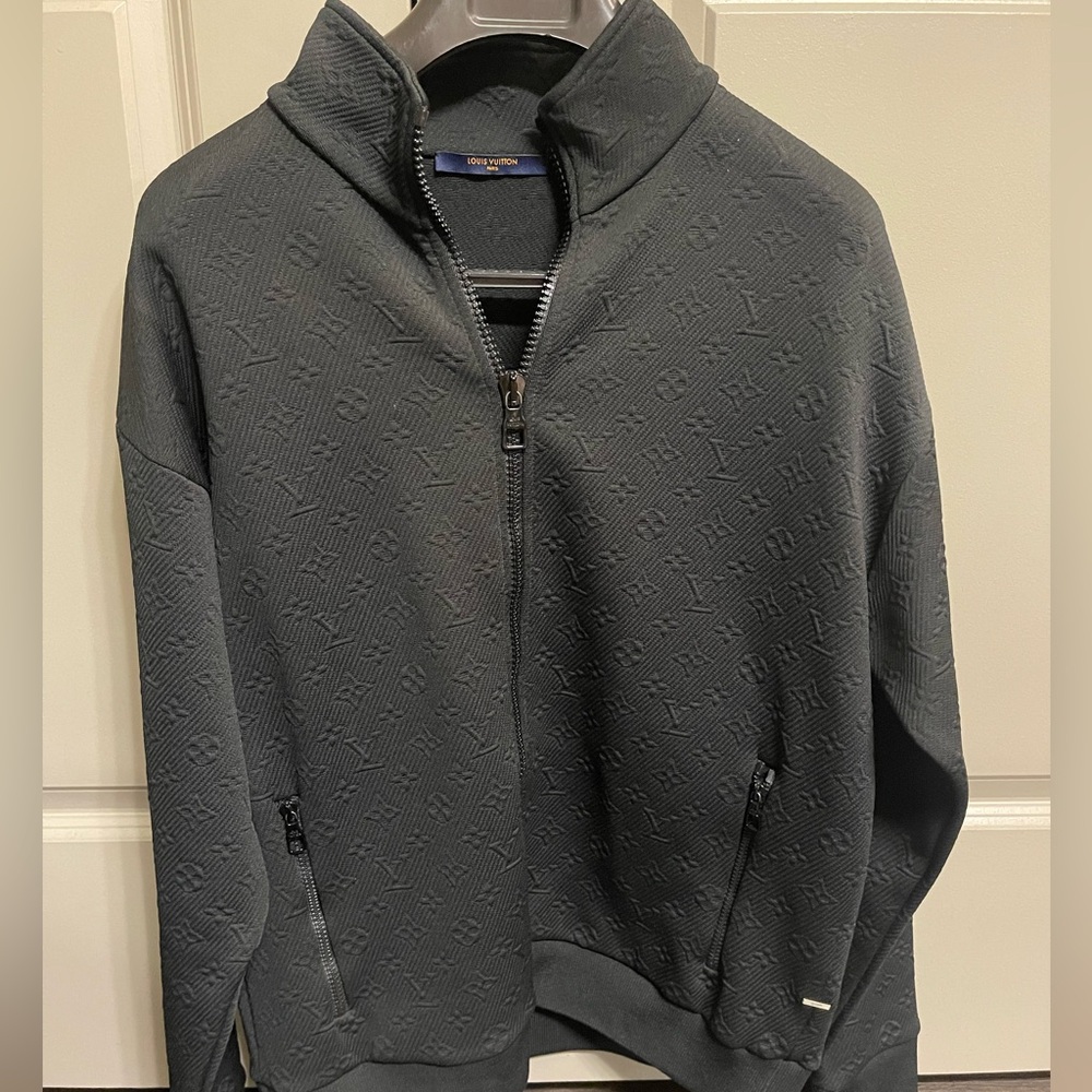 Louis Vuitton jacket used like new